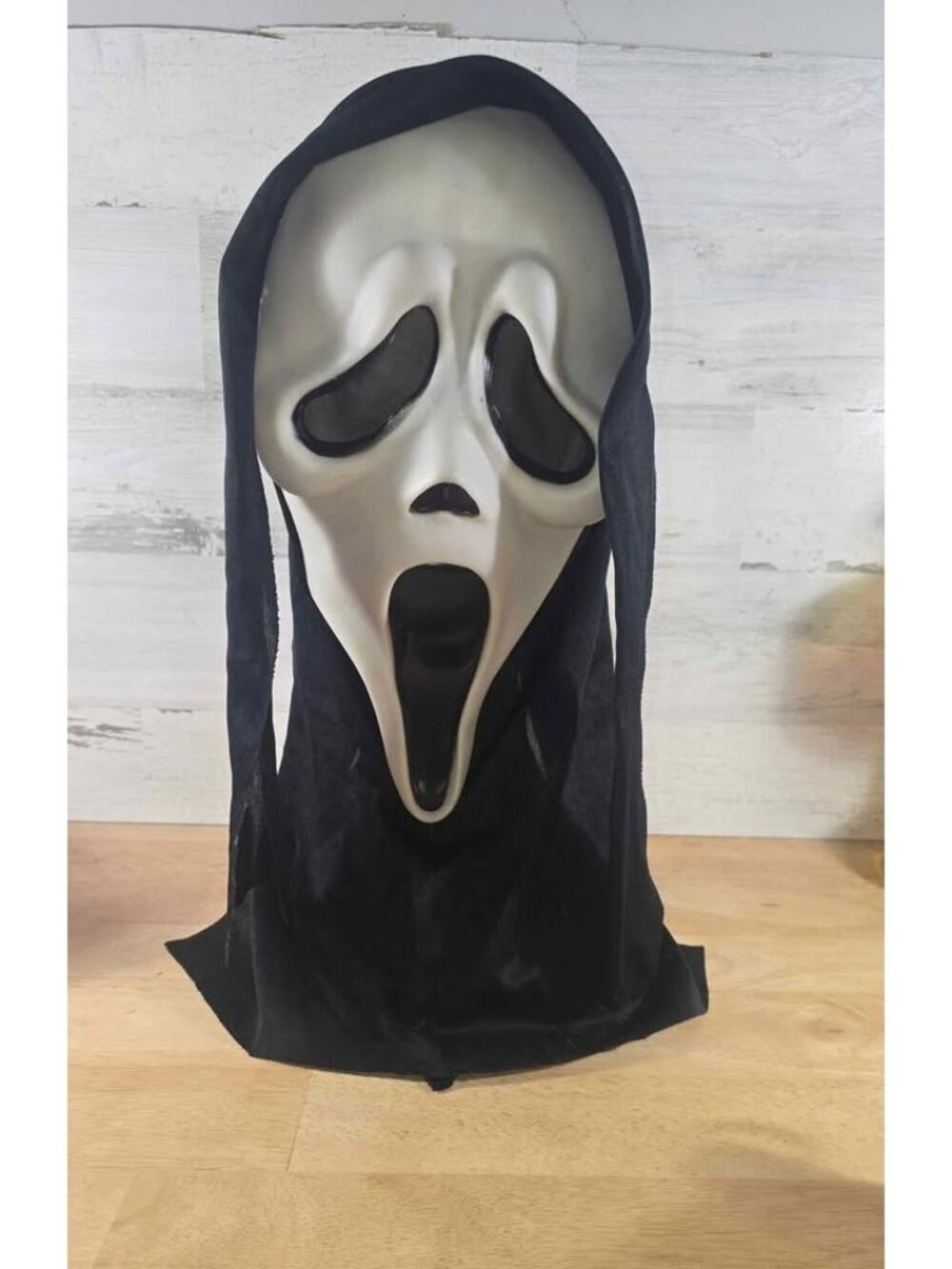 Vintage SCREAM Ghost Face Mask Easter Unlimited Inc F0